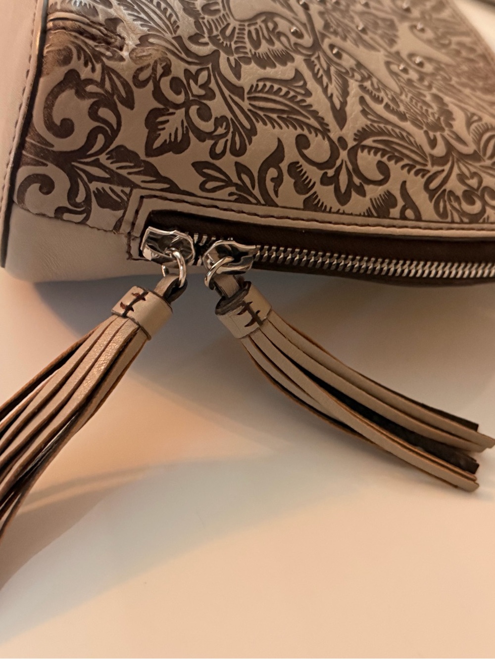 Brighton Laser Cut Floral Leather Organizer Crossbody Bag Taupe EUC - Picture 13 of 15